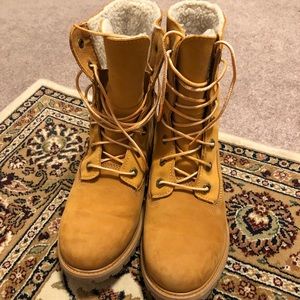 Timberland Nubuck shoes. Wore once